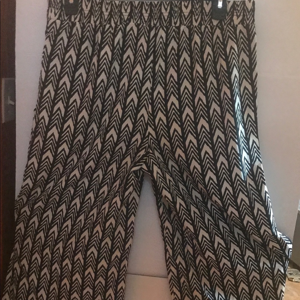 SALE NWT XL khaki black chevron palazzo pant