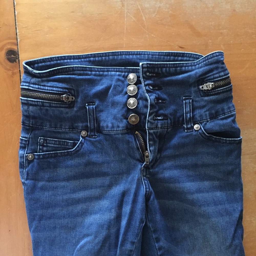 Delias jeans