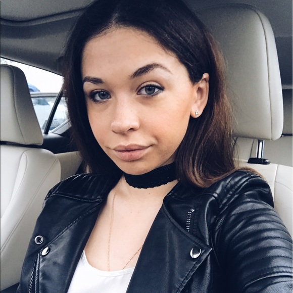 Meet your Posher, Alina - Picture 1 of 1