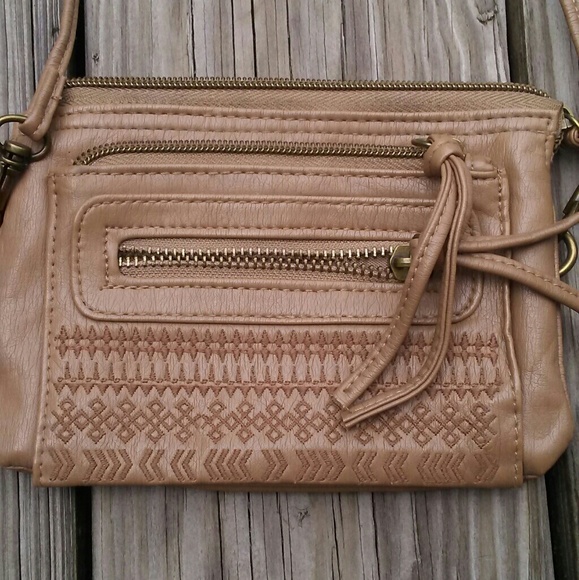 Small crossbody or wristlet - Picture 2 of 7