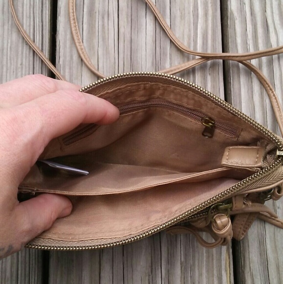 Small crossbody or wristlet - Picture 5 of 7