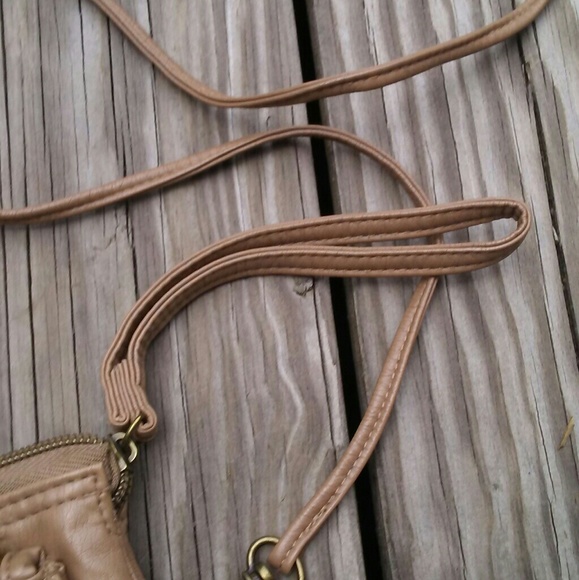 Small crossbody or wristlet - Picture 6 of 7