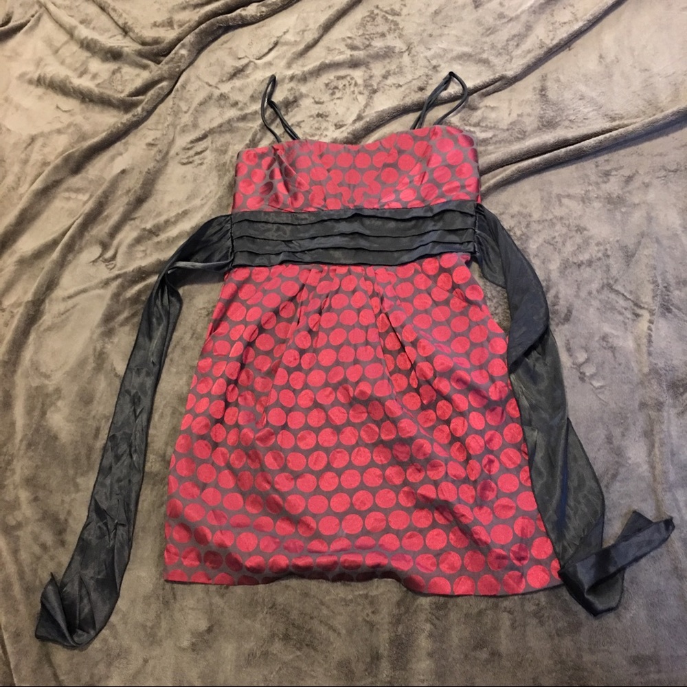 Polka dot dress with pockets!