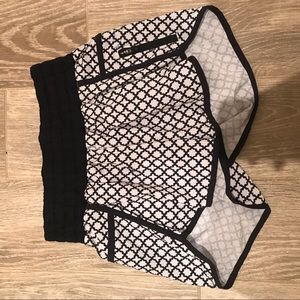 Lulu lemon tracker shorts