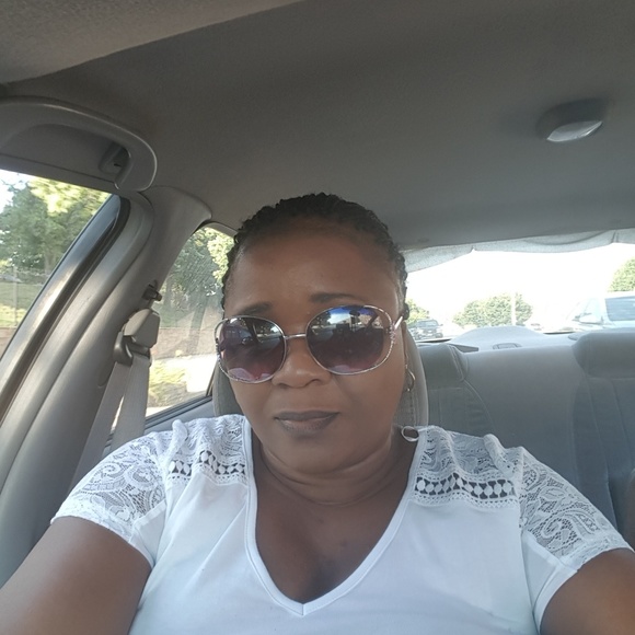 Meet your Posher, Felecia - Picture 1 of 1