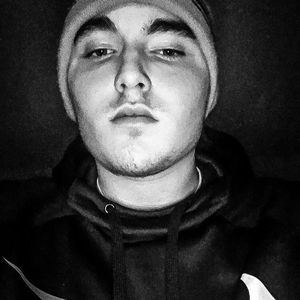 Meet your Posher, Ethan