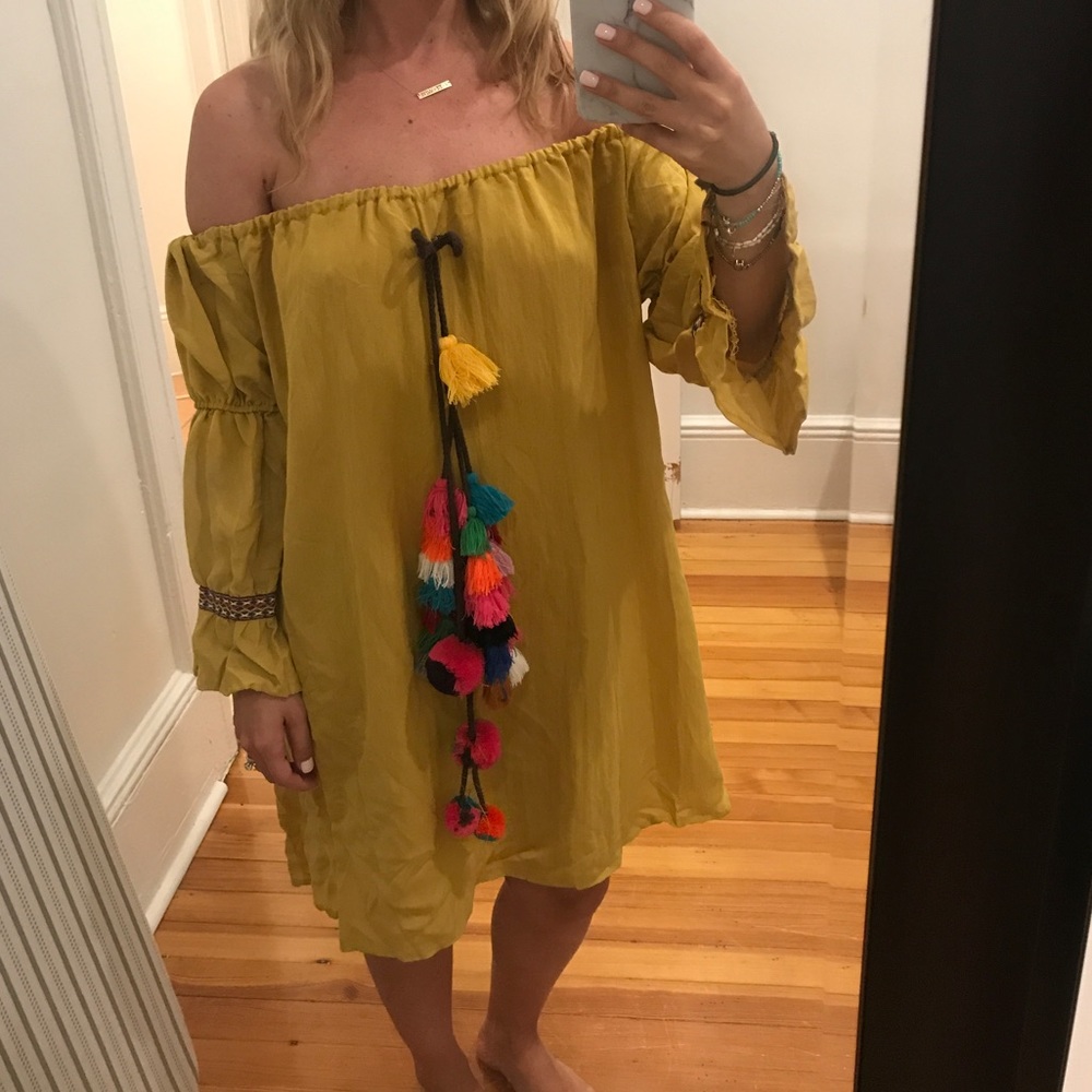 Pom Pom beach cover up