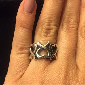 3 heart ribbons 🎀 ring size 6