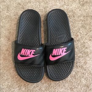Women's Nikes Sandals Pink and Black