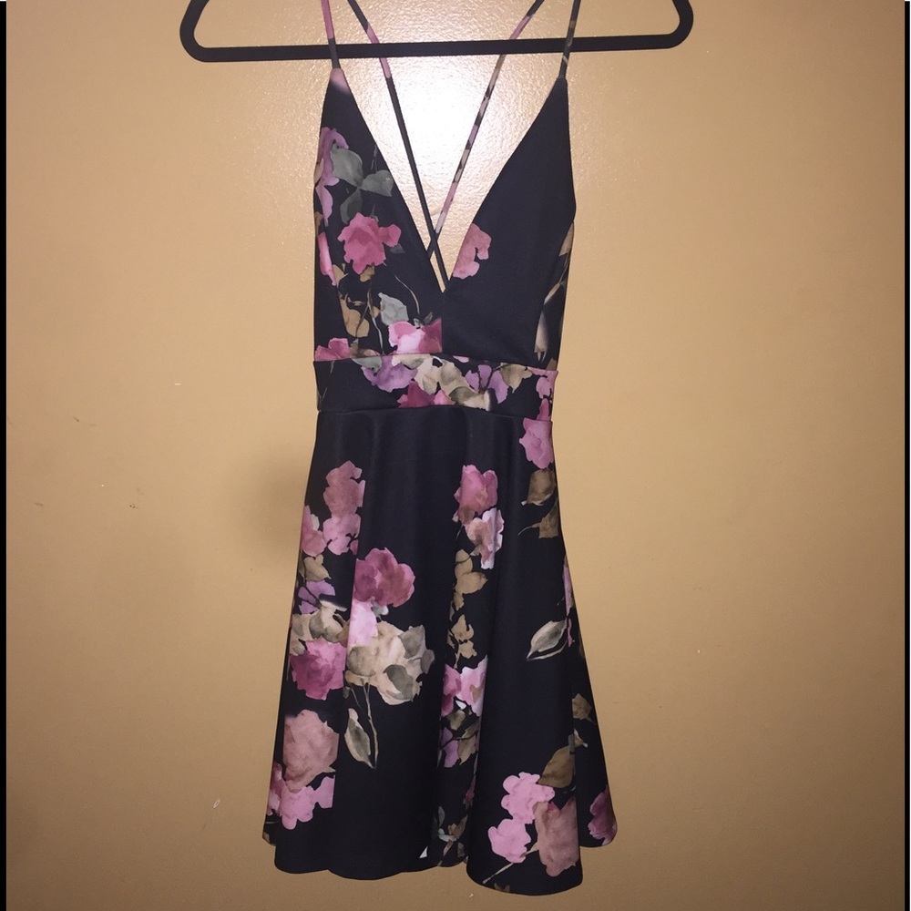 ❌SOLD❌ Windsor floral dress