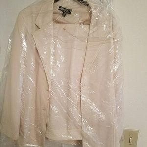 Off white pants suit