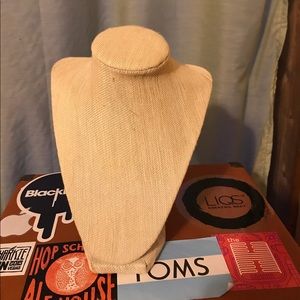 ⭕️CLOSET CLEAR OUT!!⭕️ Neck form