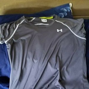 Gray under armour tshirt