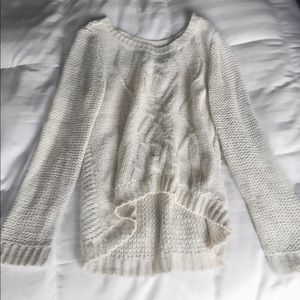 Super comfy, oversized sweater 🖤