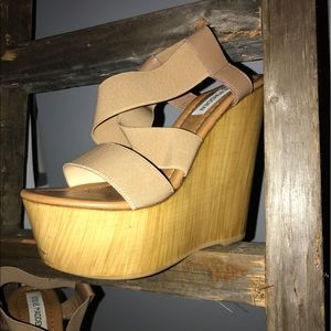 Steve Madden Nude Wedges size 6