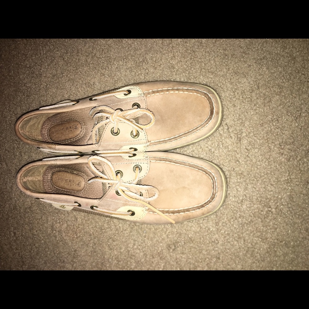 Tan sperry topsiders