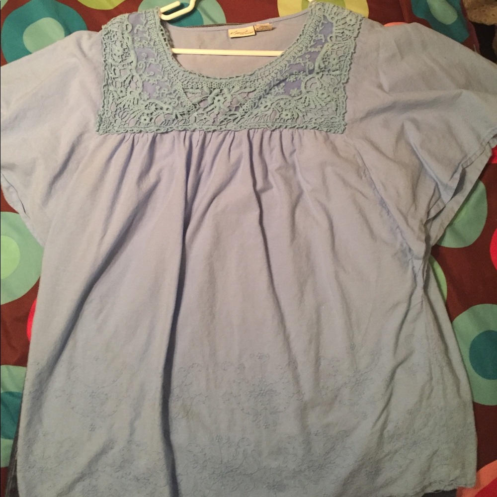Lovely baby blue blouse. 🌸