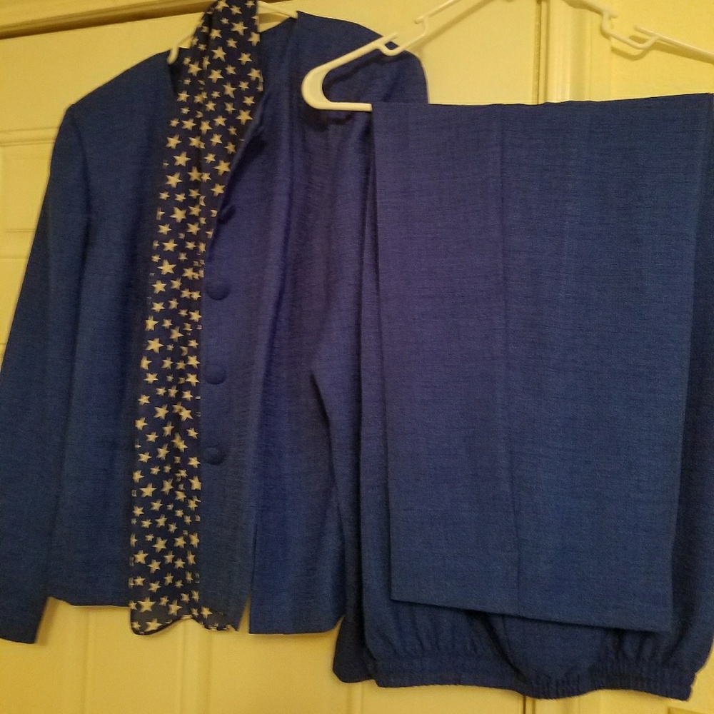 Blue pants suit