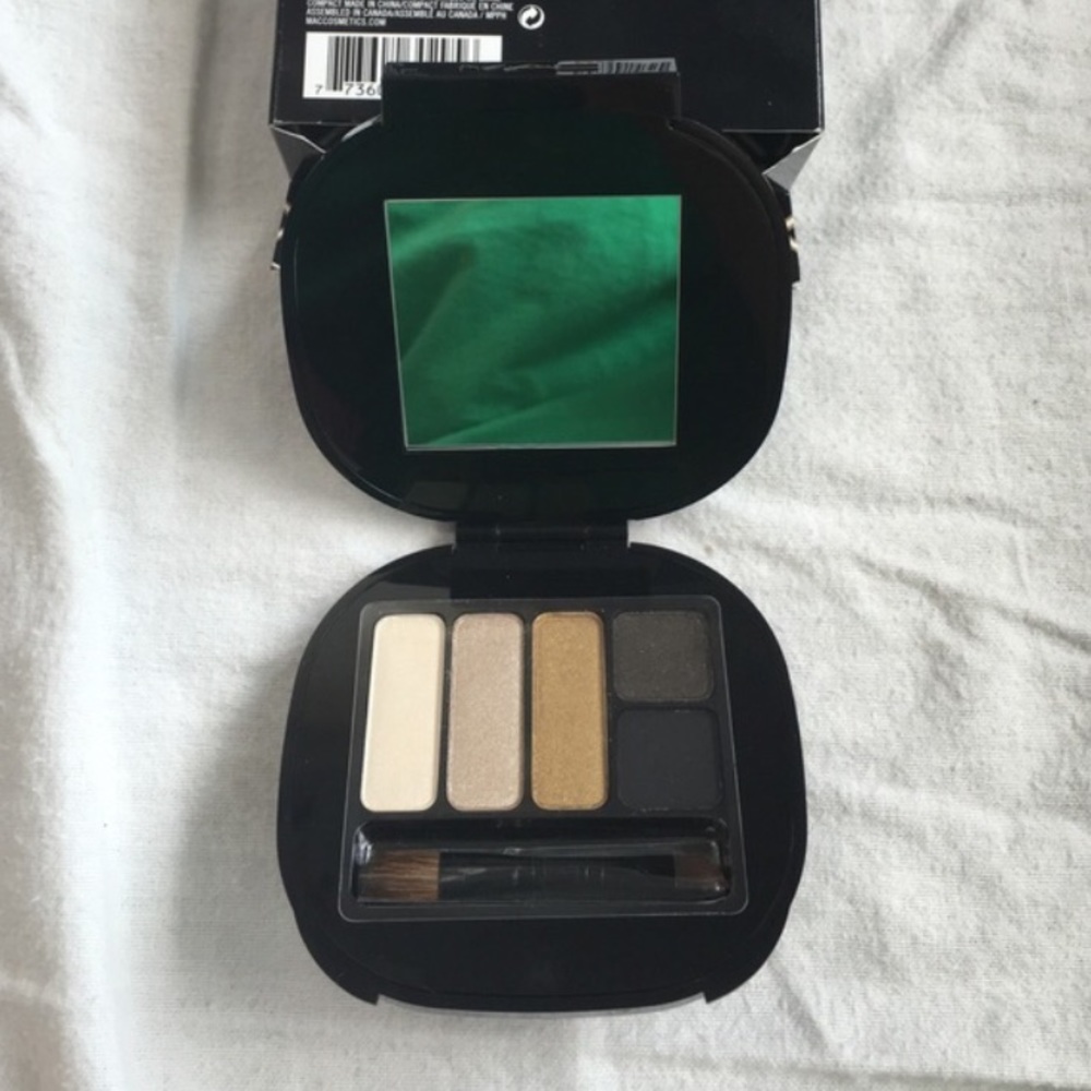 MAC stroke of midnight smoky eye palette