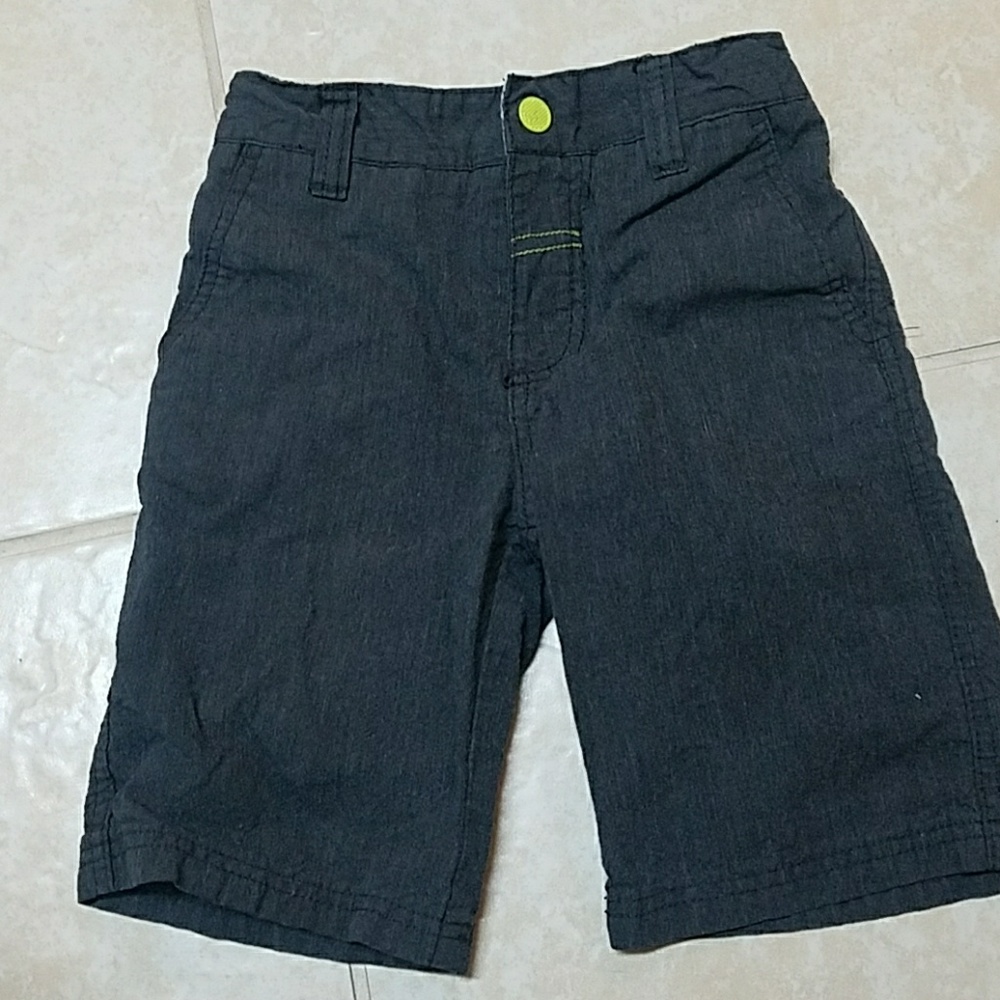 Boys size 6 shorts Shaun white