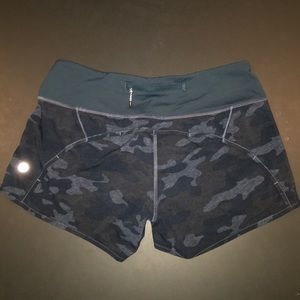 Lulu Run Times shorts. Blue camo.