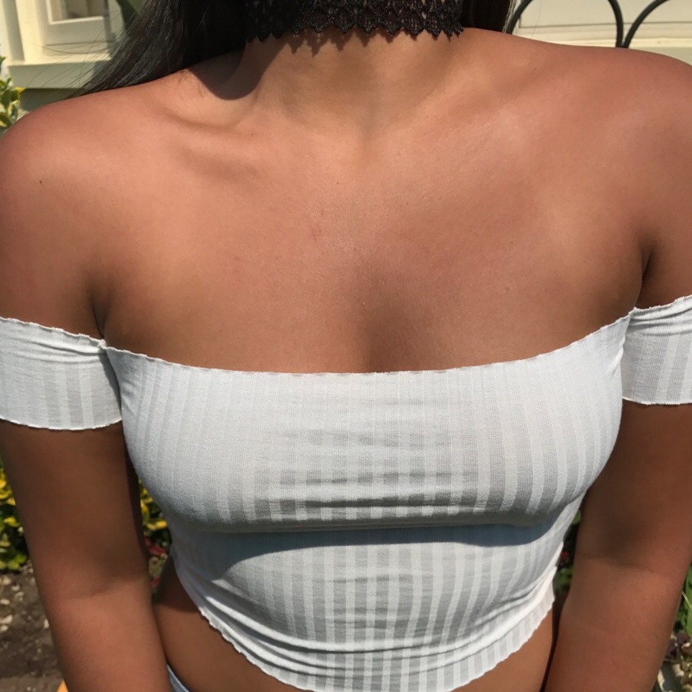 ✨UNRAVEL ME" WHITE CROP TOP (NWT)