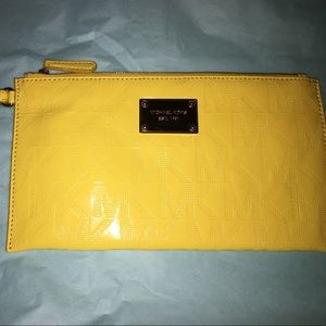 Hot!! Summer Yellow Michael Kors Wristlet