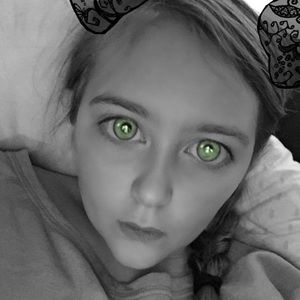 Meet your Posher, Caitlyn