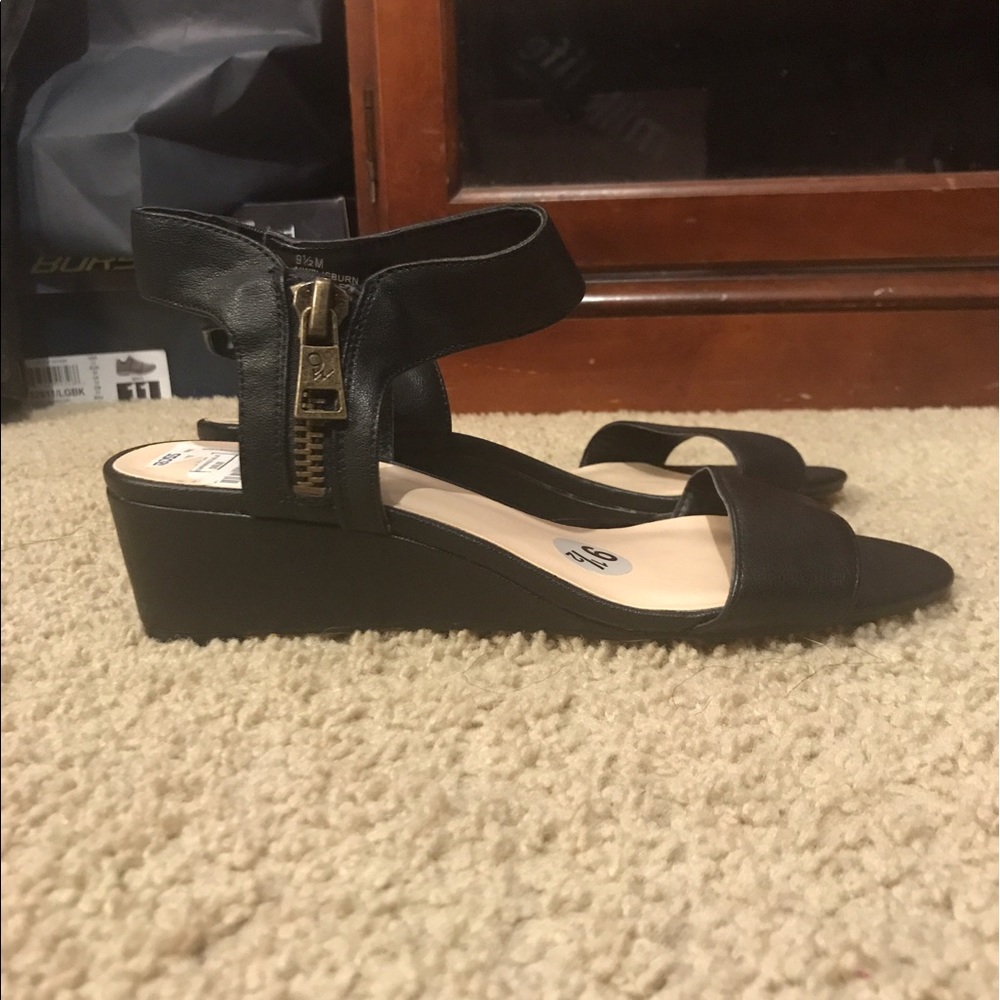 Black Wedges