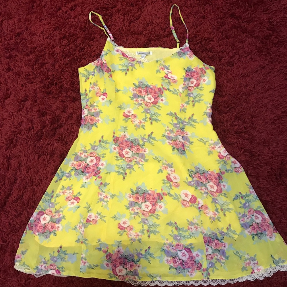 Adorable Urban Outfitters Sundress Size M