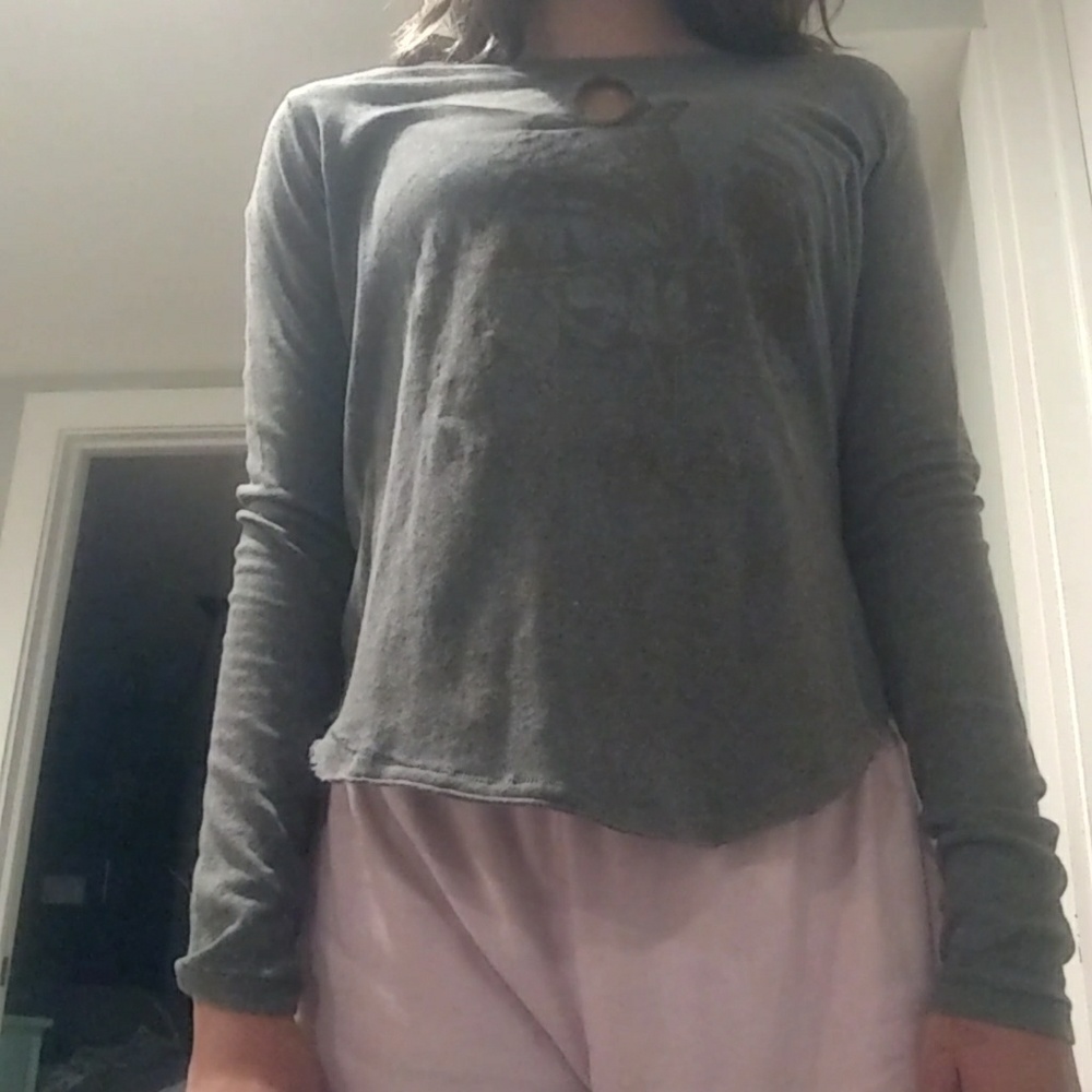 Gray long sleeve shirt