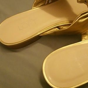 Ann Taylor Loft made in Brazil 9m- metallic gold-