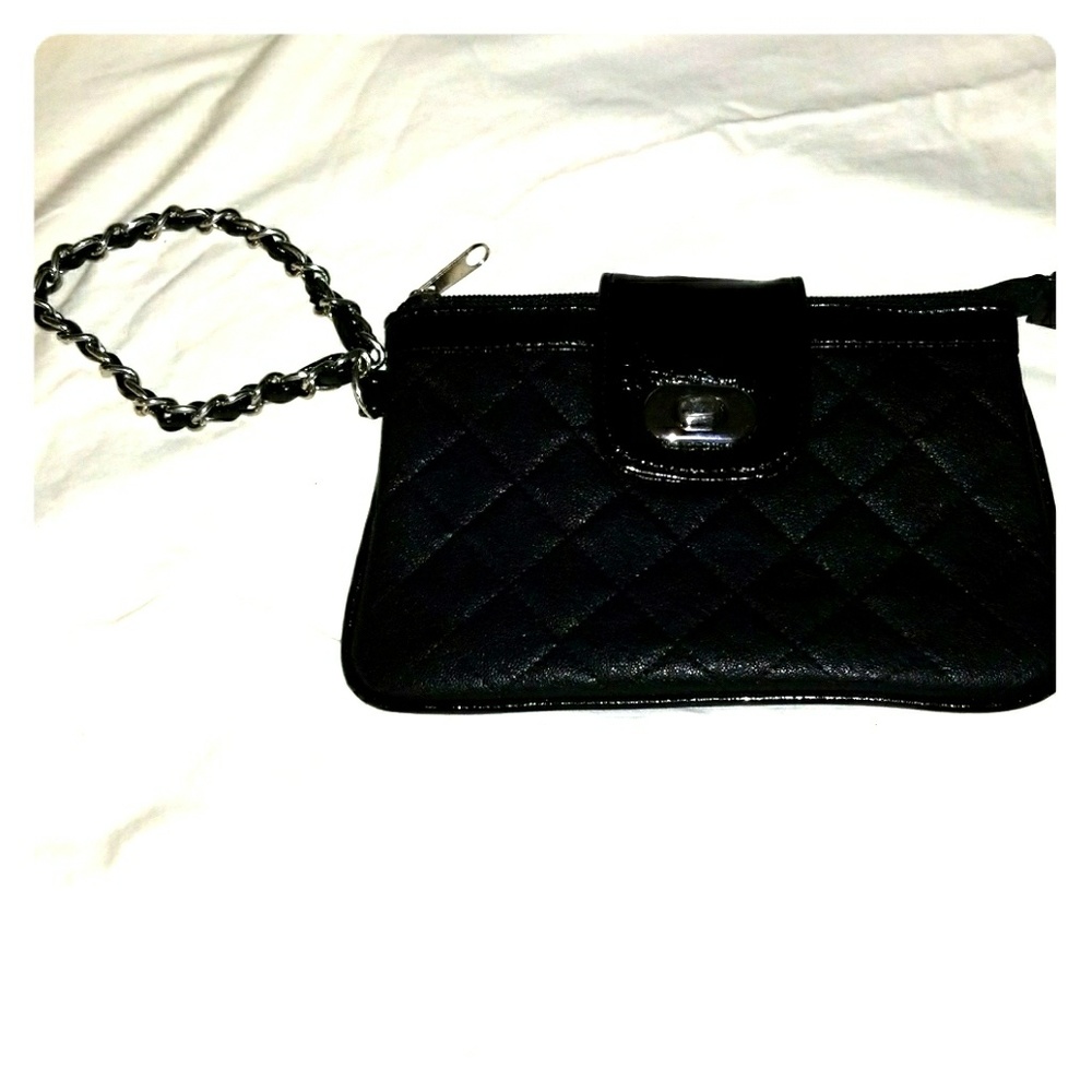 Black wristlet