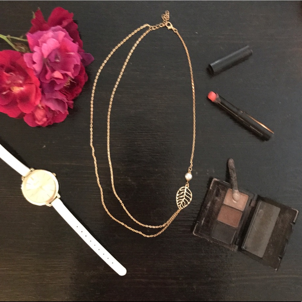 NWOT✨Leaf & Pearl Necklace