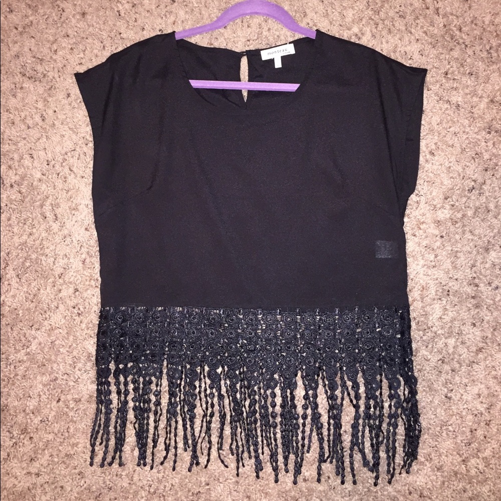 Lace fringe detailed crop top