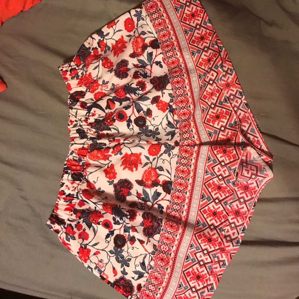 CUTE PRINTED SHORTS