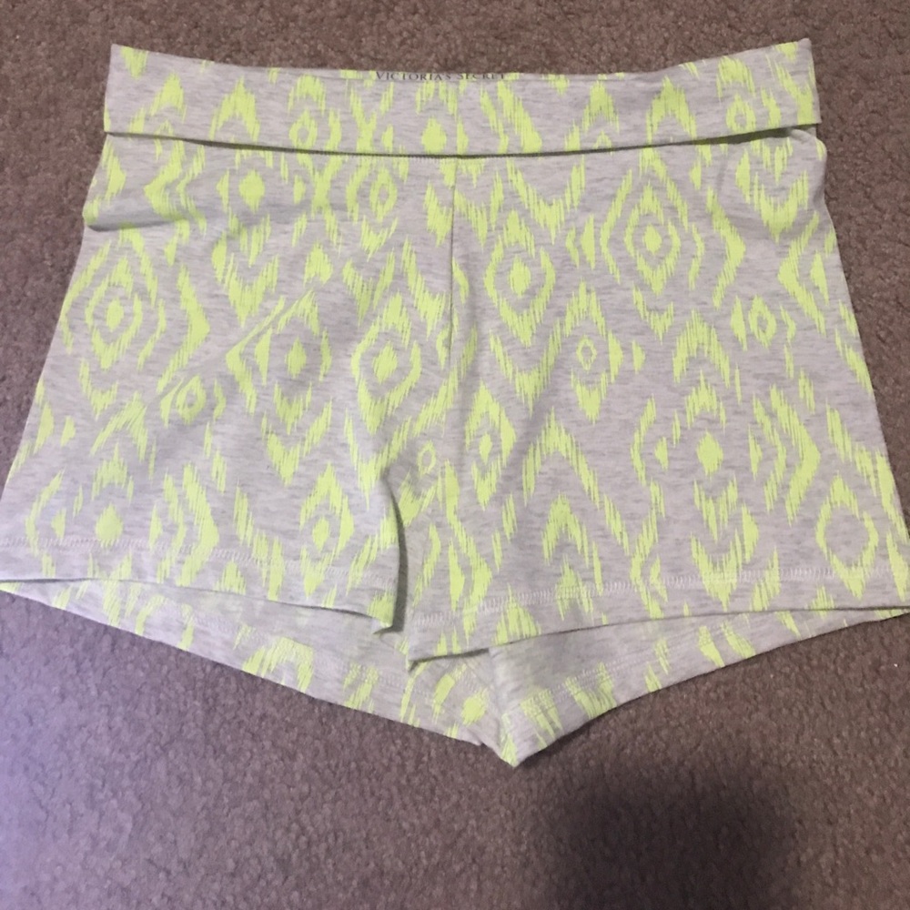 VS PINK YOGA SHORTS