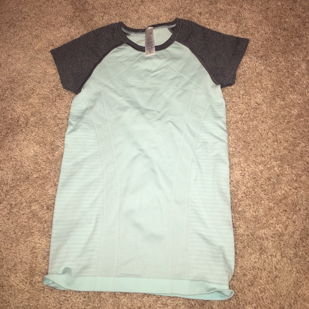 ivivva short sleeve top