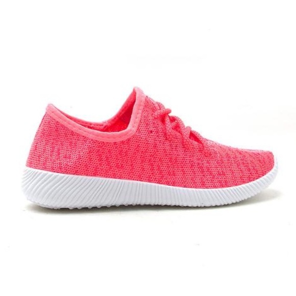 SZ 7 ONLY๐HP5โฃ๐Neon Pink Flyknit Sneakers! NEW! - Picture 3 of 6