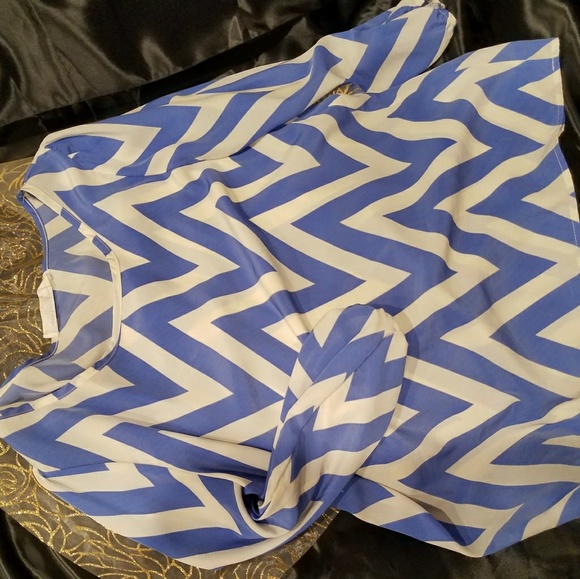 Blue and White Peach Love Cream Blouse - Picture 2 of 2