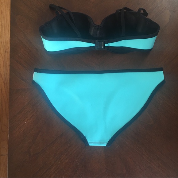 Triangl bikini (authentic) - Picture 2 of 3