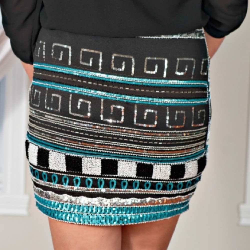 Skirt sequined