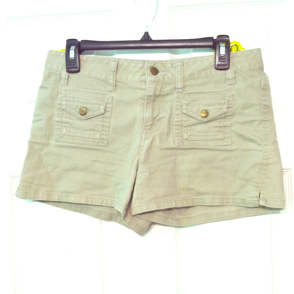❤️KHAKI JEAN SHORTS❤️
