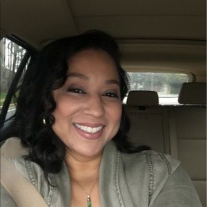 Meet your Posher, Misschellia