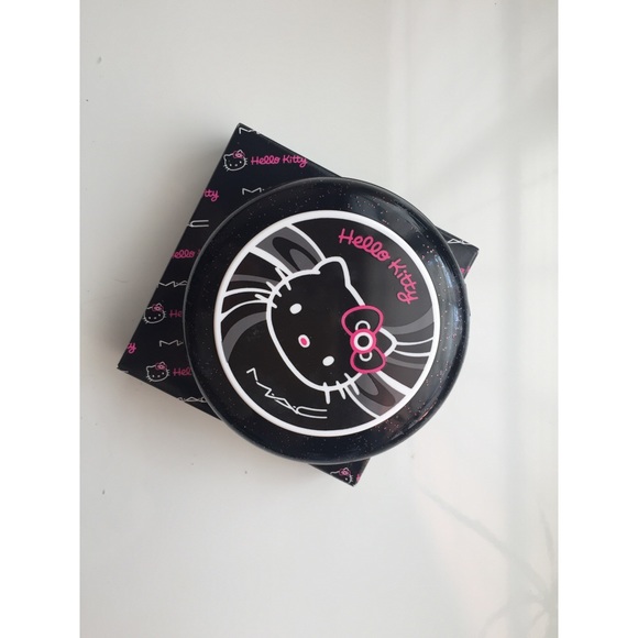NIB MAC Hello Kitty beauty powder in "pretty baby" - Picture 2 of 2