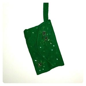 Green wristlet