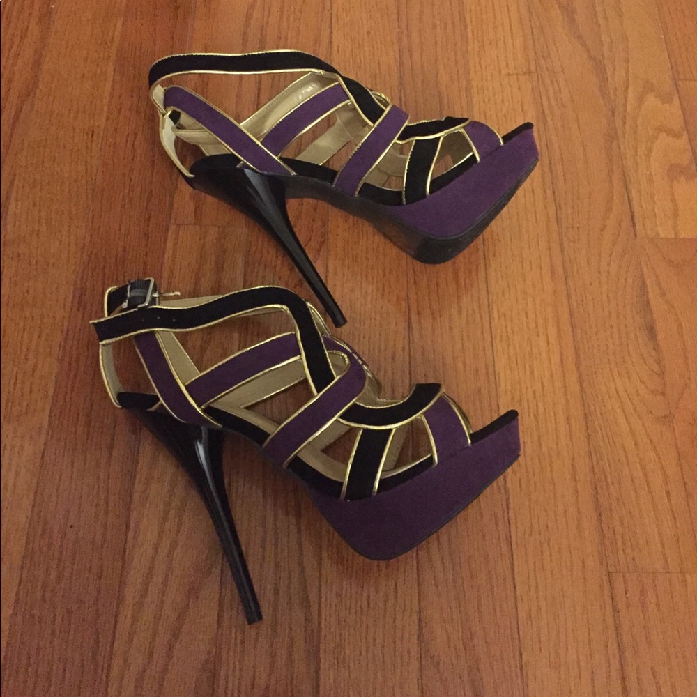😍 NEW Black and Purple Platform Heels