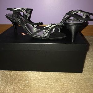 Nina shoes. Never worn!!