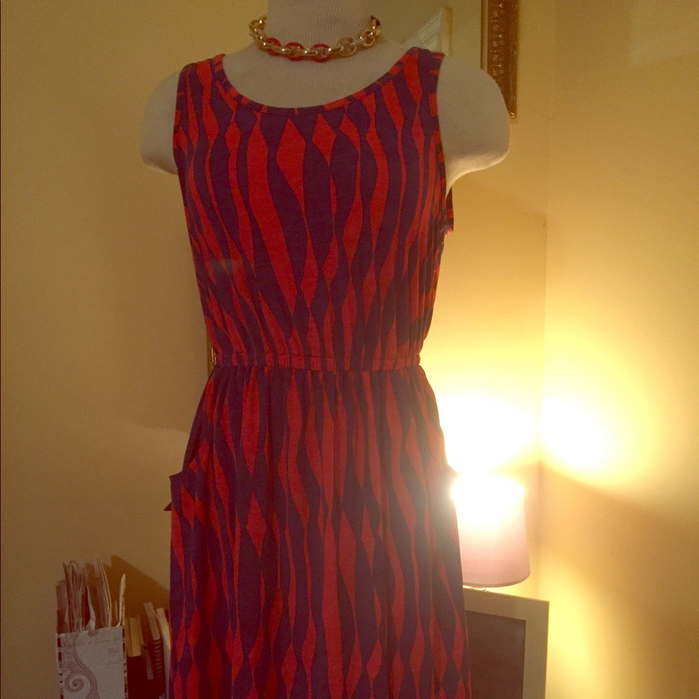 A blue and orange dress.🍊🍊