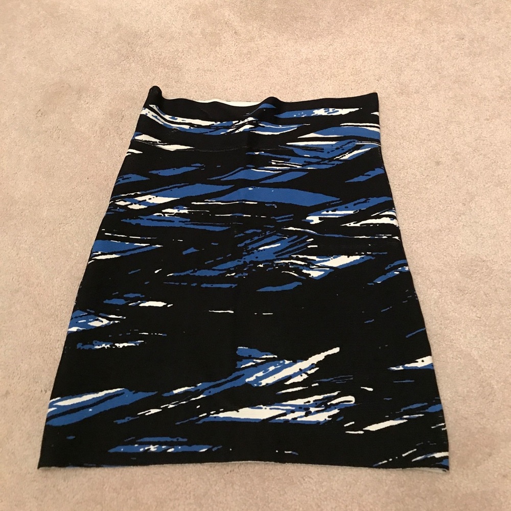BAREKY WORN BCBG skirt